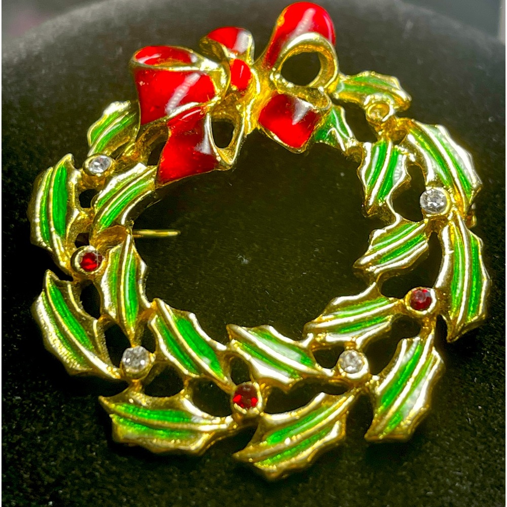 Holly Wreath Brooch Green Enamel Leaves Red Bow Gold Tone Rhinestones Christmas.